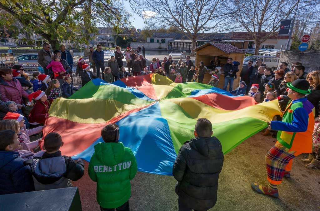 Klaunski show na adventu u Solinu i Dugom ratu!