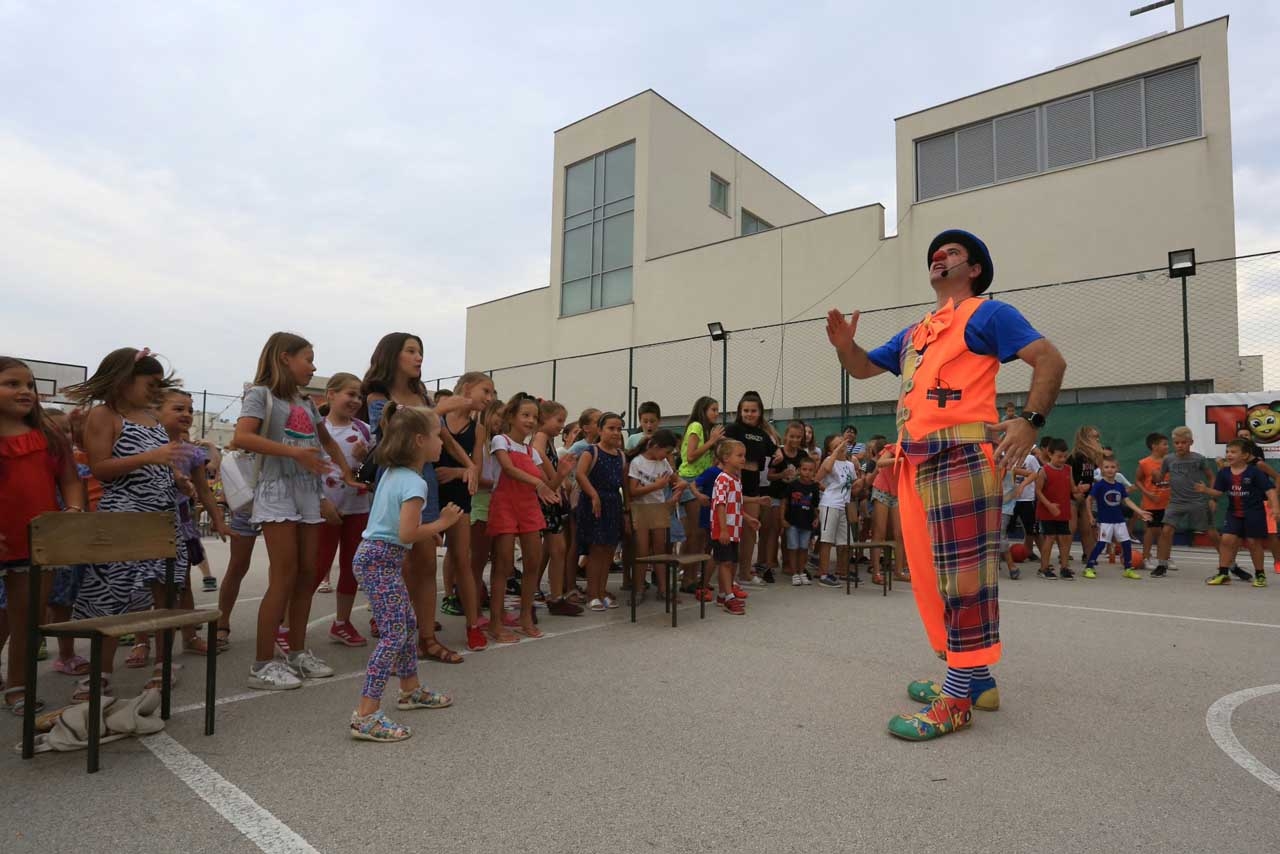 'ČAROBNA KVARTOVSKA FEŠTA' SUĆIDAR 2019